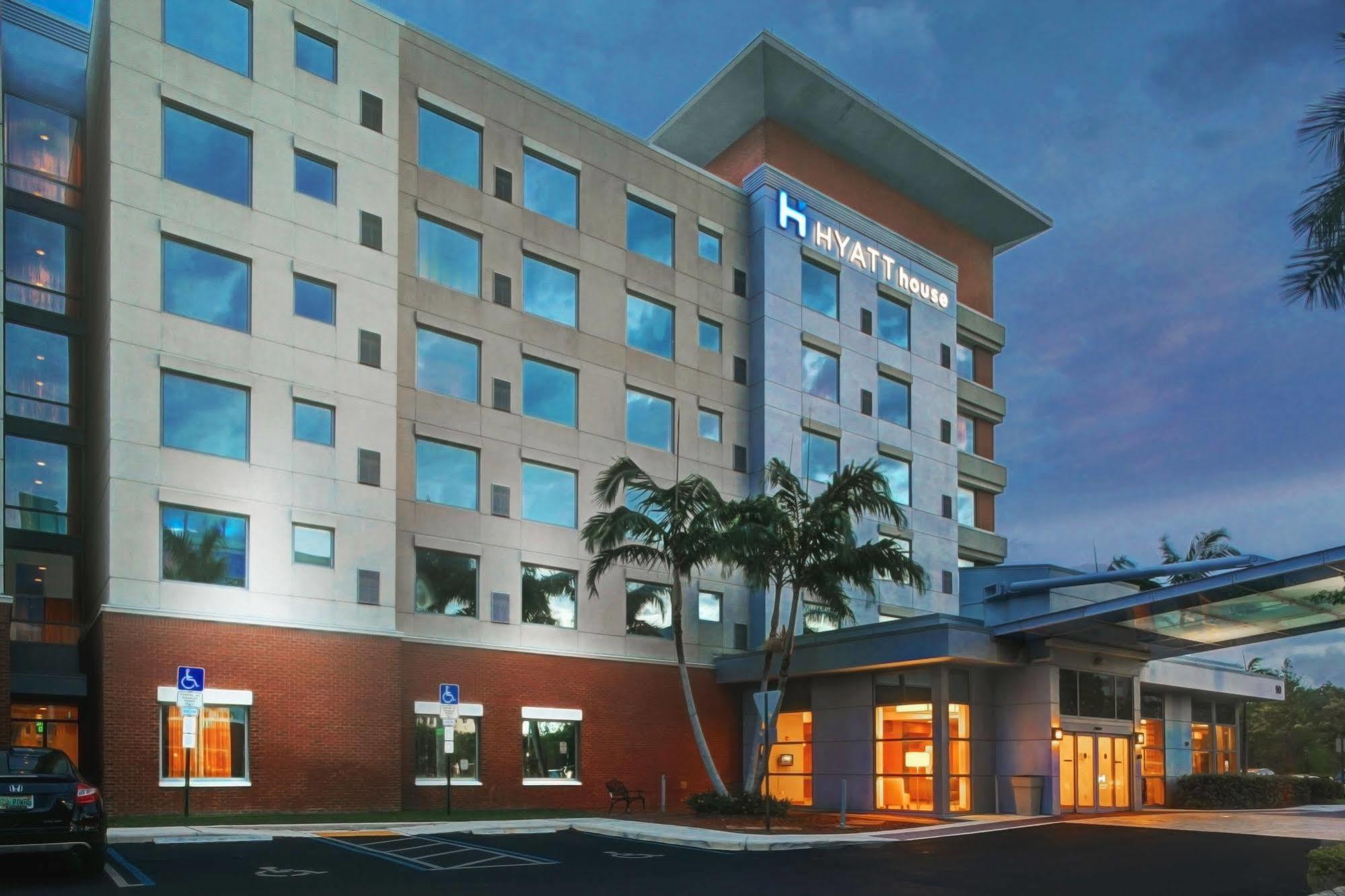 Hyatt House Lauderdale Airport/cruise Port Hotel 3*